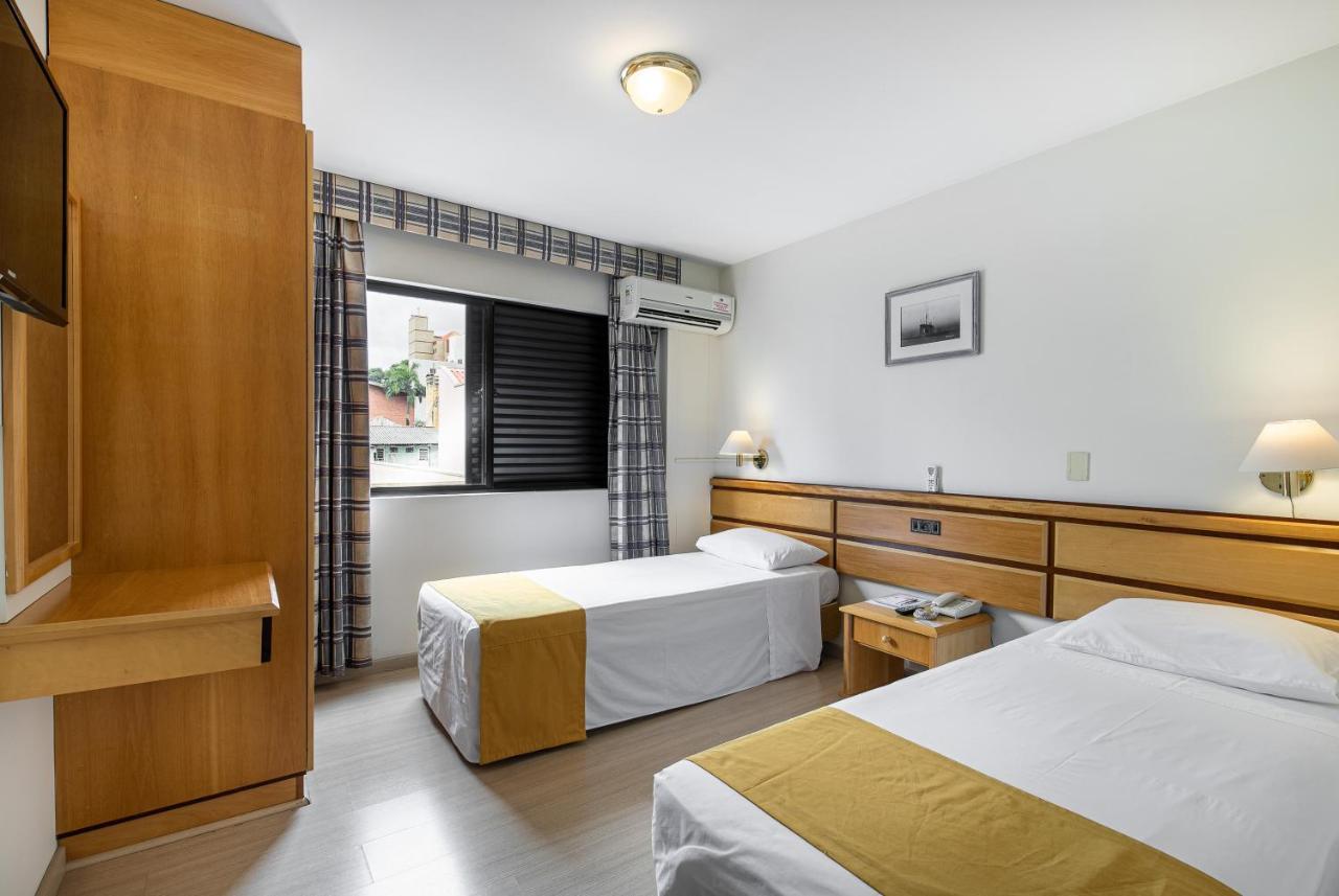 Hotel Flat Petras Residence กูรีตีบา ภายนอก รูปภาพ